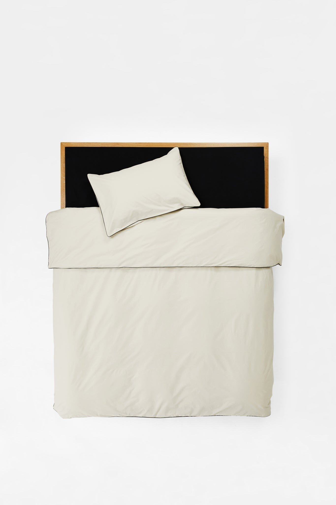Contrast Edge Organic Cotton Percale Pillow Pair - Canvas with Cinder in Standard Pillow