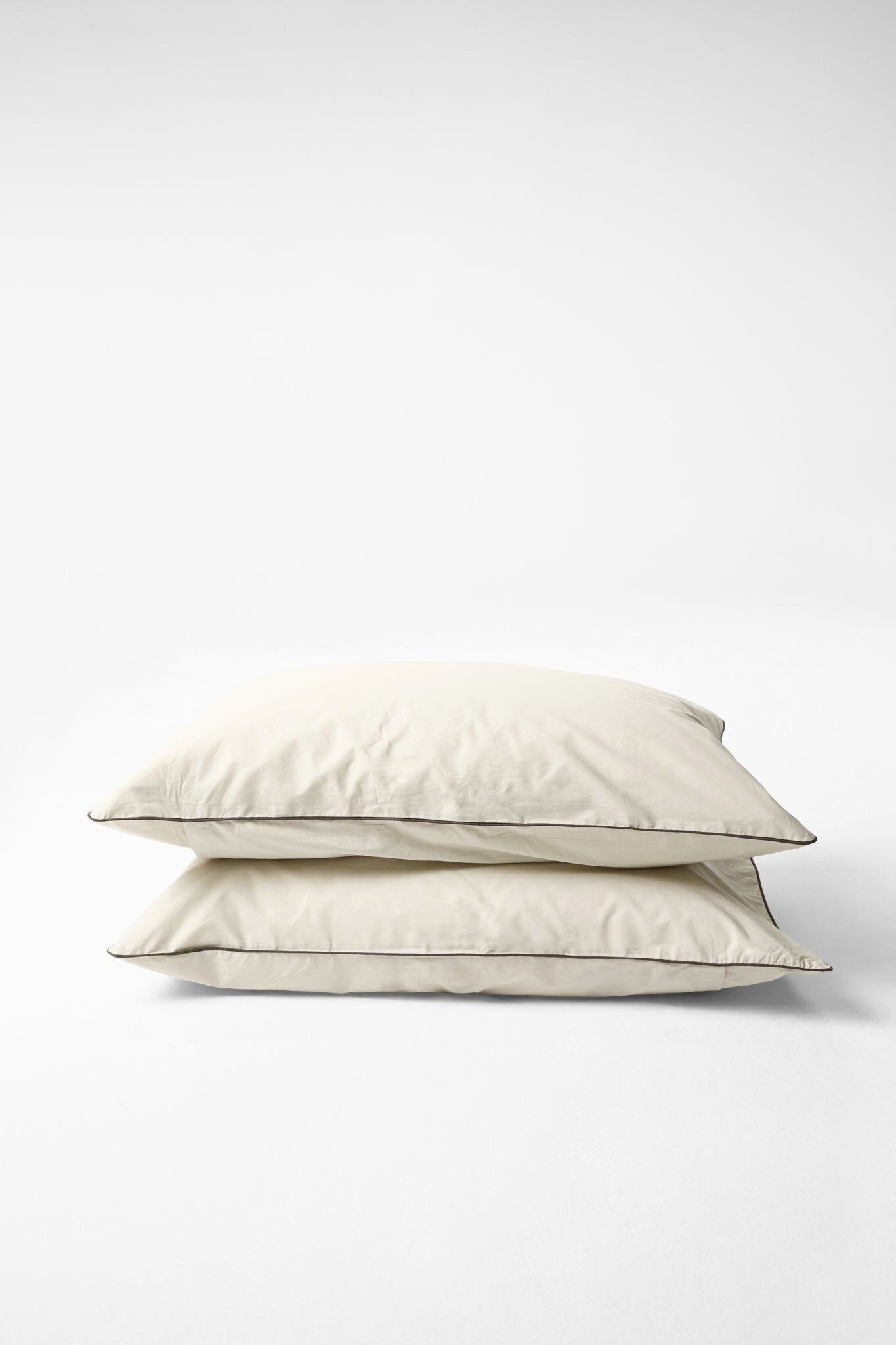 Contrast Edge Organic Cotton Percale Pillow Pair - Canvas with Cinder