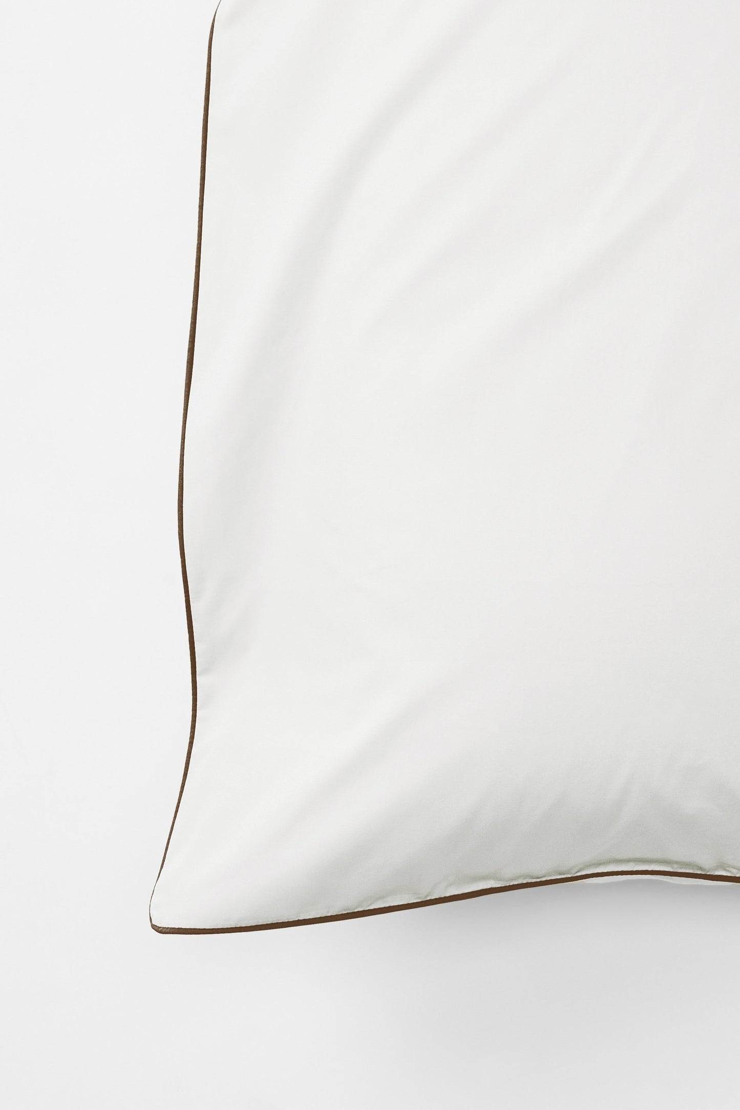 Contrast Edge Organic Cotton Percale Pillow Pair - Prism with Carob Pillows in Standard Pillow