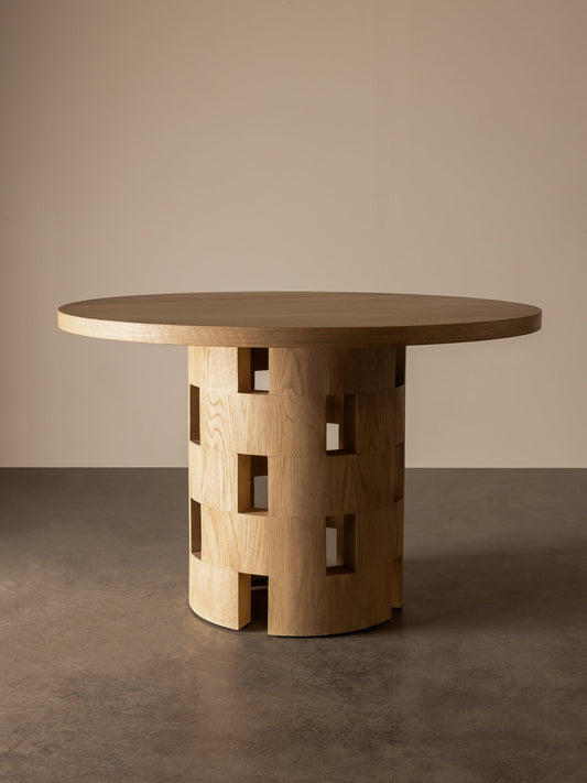 Vivi Dining Table in Oak Dining Tables