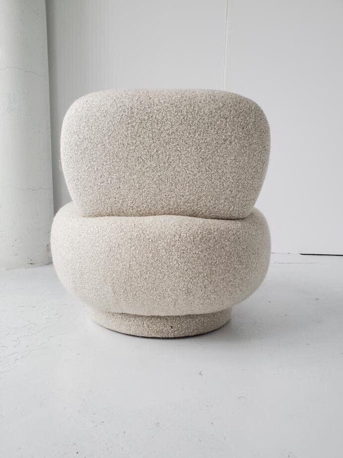 Vintage Style Poof Chair in Bouclé Chairs in Natural White Bouclé