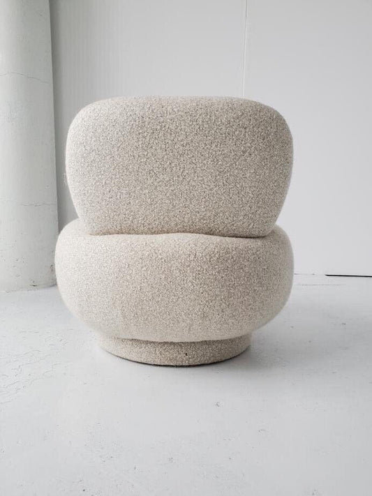 Vintage Style Poof Chair in Bouclé Chairs in Natural White Bouclé