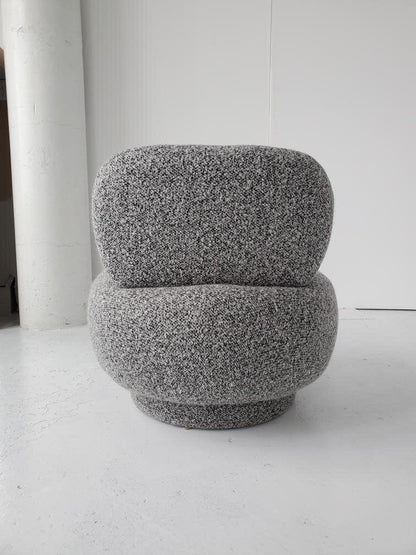 Vintage Style Poof Chair in Bouclé Chairs in Solid Light Grey Bouclé